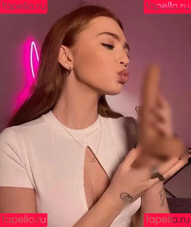 Renata Ri / Renatarii / renata_ri / renatarrii Onlyfans Photo Gallery 
