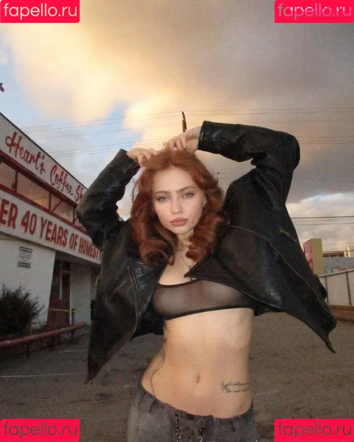 Renata Ri / Renatarii / renata_ri / renatarrii Onlyfans Photo Gallery 