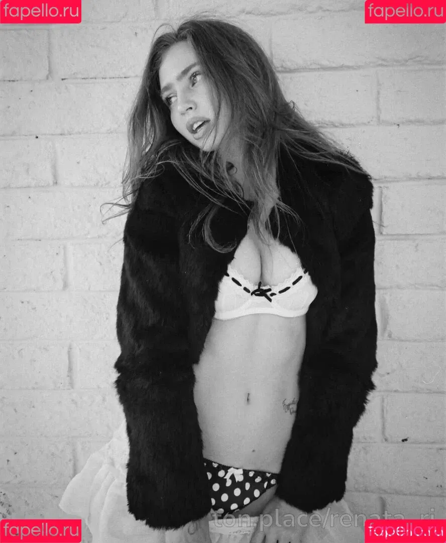 Renata Ri / Renatarii / renata_ri / renatarrii Onlyfans Photo Gallery 