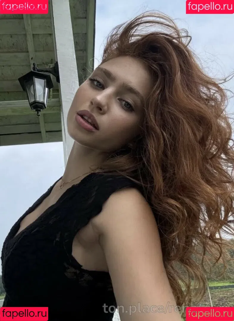 Renata Ri / Renatarii / renata_ri / renatarrii Onlyfans Photo Gallery 