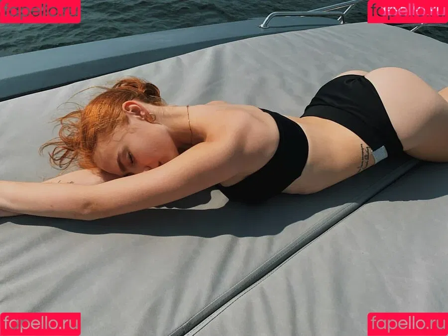 Renata Ri / Renatarii / renata_ri / renatarrii Onlyfans Photo Gallery 