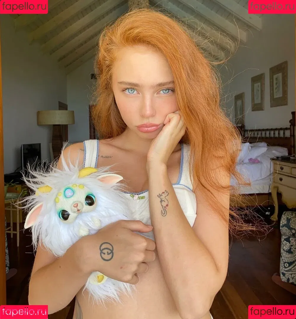 Renata Ri / Renatarii / renata_ri / renatarrii Onlyfans Photo Gallery 
