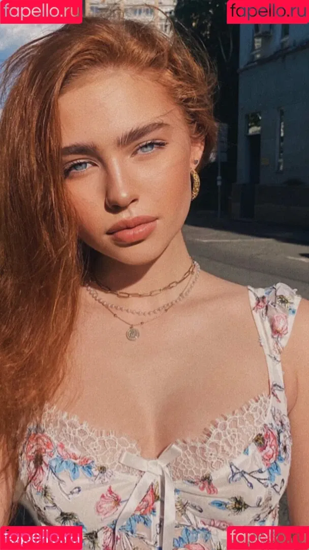 Renata Ri / Renatarii / renata_ri / renatarrii Onlyfans Photo Gallery 