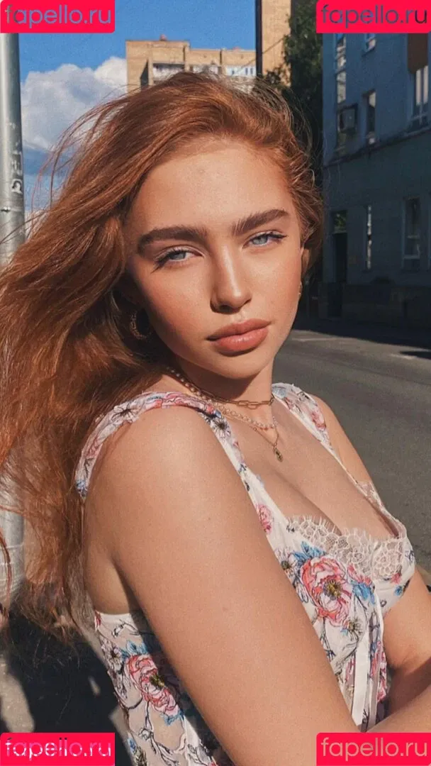 Renata Ri / Renatarii / renata_ri / renatarrii Onlyfans Photo Gallery 