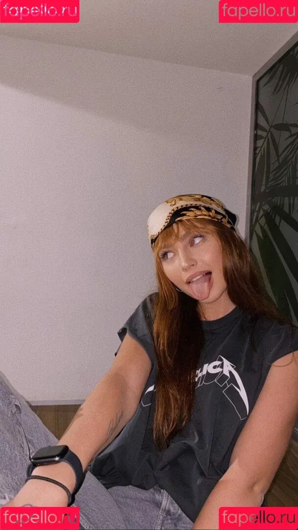 Renata Ri / Renatarii / renata_ri / renatarrii Onlyfans Photo Gallery 