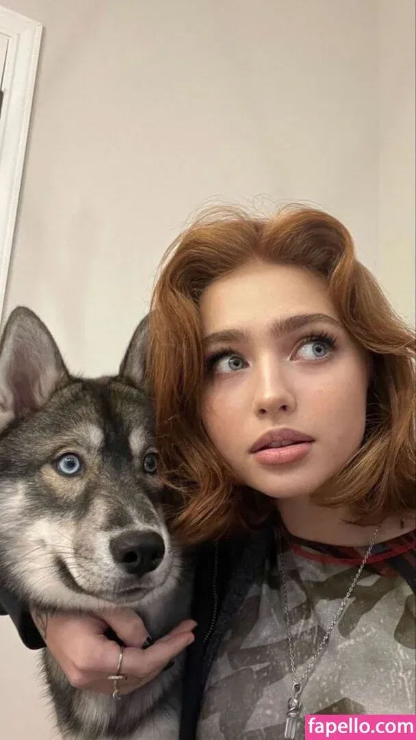 Renata Ri / Renatarii / renata_ri / renatarrii Onlyfans Photo Gallery 