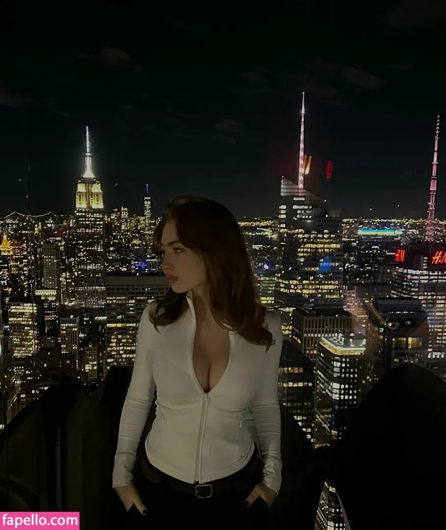 Renata Ri / Renatarii / renata_ri / renatarrii Onlyfans Photo Gallery 