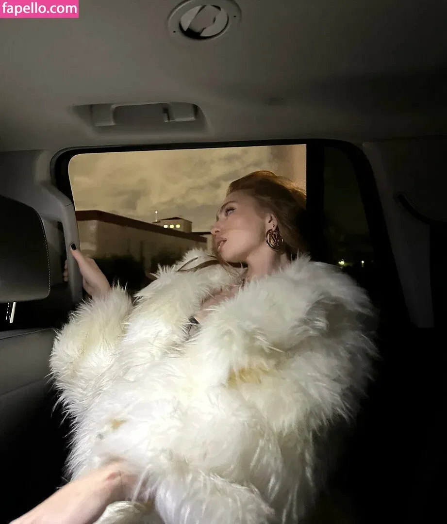 Renata Ri / Renatarii / renata_ri / renatarrii Onlyfans Photo Gallery 