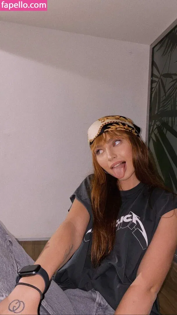 Renata Ri / Renatarii / renata_ri / renatarrii Onlyfans Photo Gallery 