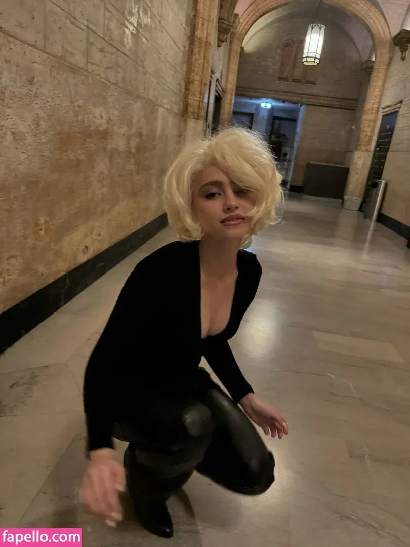 Renata Ri / Renatarii / renata_ri / renatarrii Onlyfans Photo Gallery 