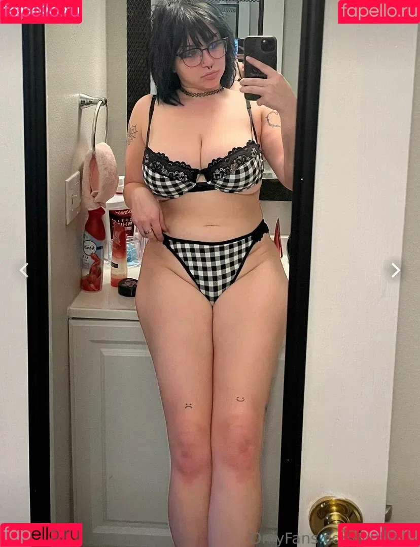 bbabydollyy / v0l4til3 Onlyfans Photo Gallery 