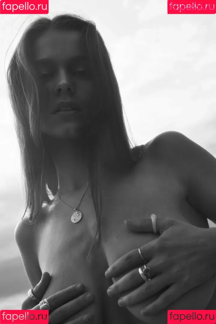 Chloe Campbell / chloecxmpbell Onlyfans Photo Gallery 