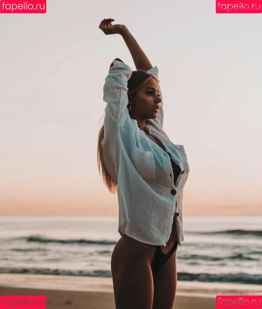 Chloe Campbell / chloecxmpbell Onlyfans Photo Gallery 