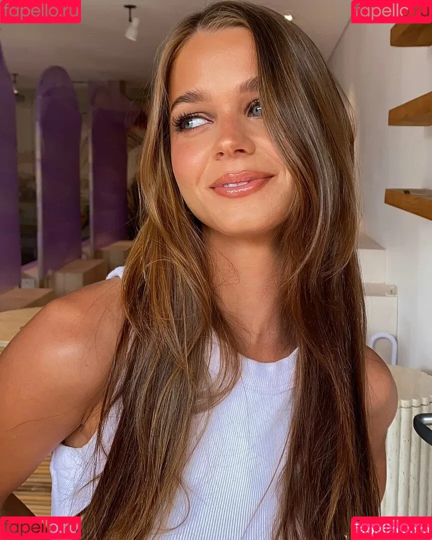 Chloe Campbell / chloecxmpbell Onlyfans Photo Gallery 