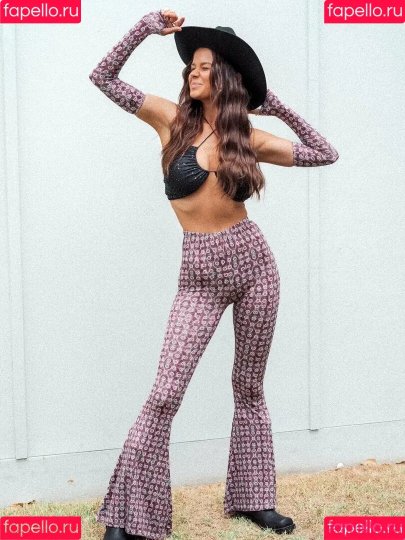 Chloe Campbell / chloecxmpbell Onlyfans Photo Gallery 