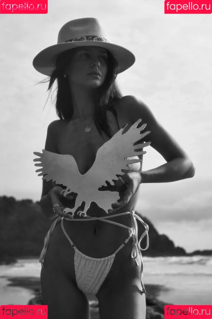 Chloe Campbell / chloecxmpbell Onlyfans Photo Gallery 