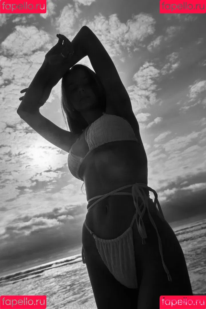 Chloe Campbell / chloecxmpbell Onlyfans Photo Gallery 