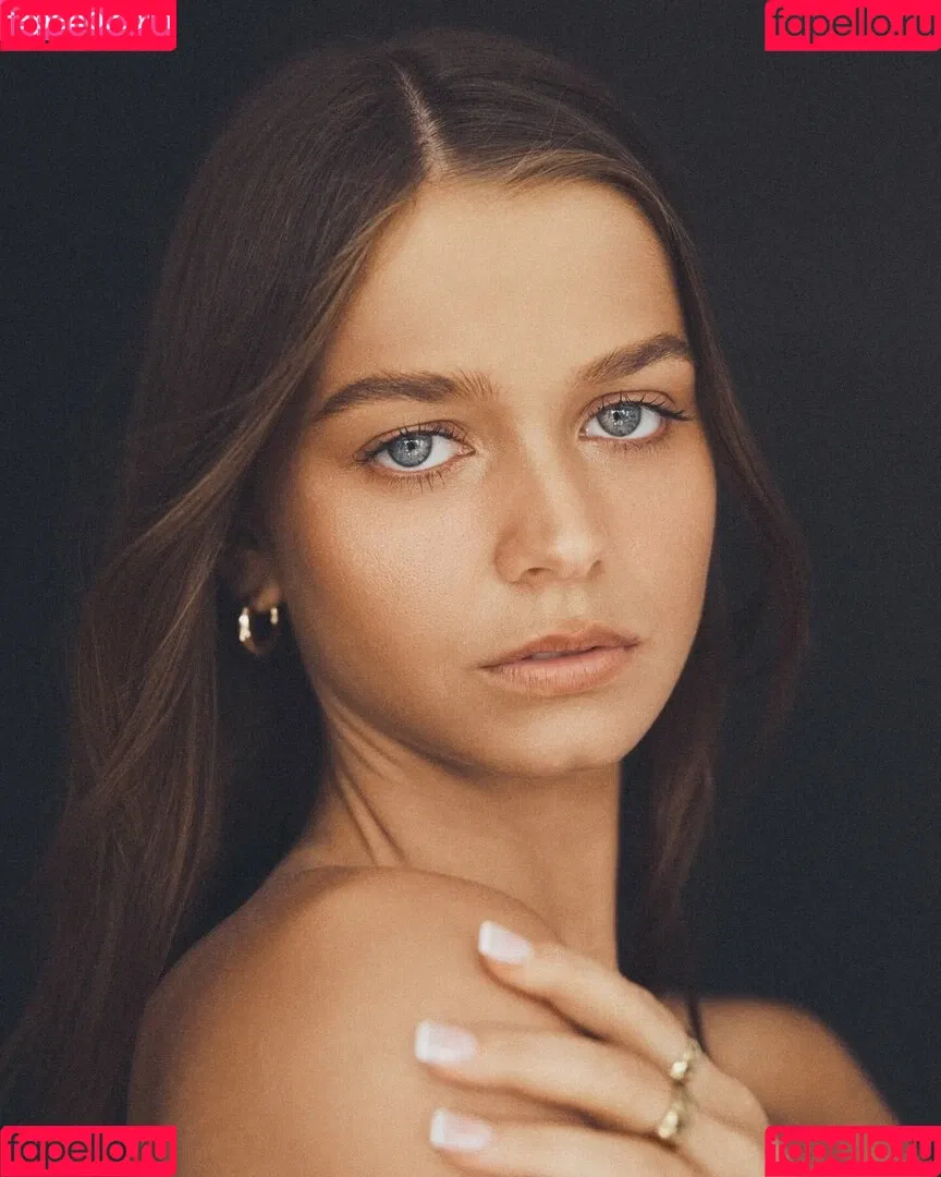 Chloe Campbell / chloecxmpbell Onlyfans Photo Gallery 