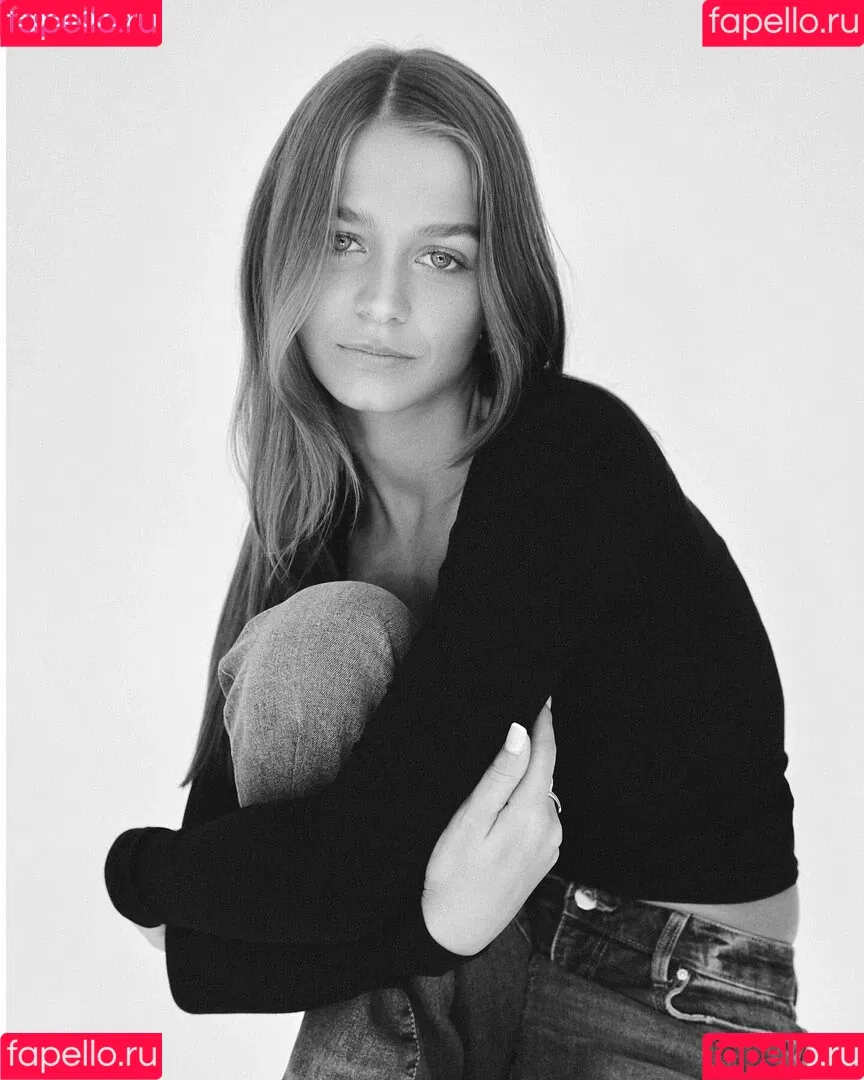 Chloe Campbell / chloecxmpbell Onlyfans Photo Gallery 