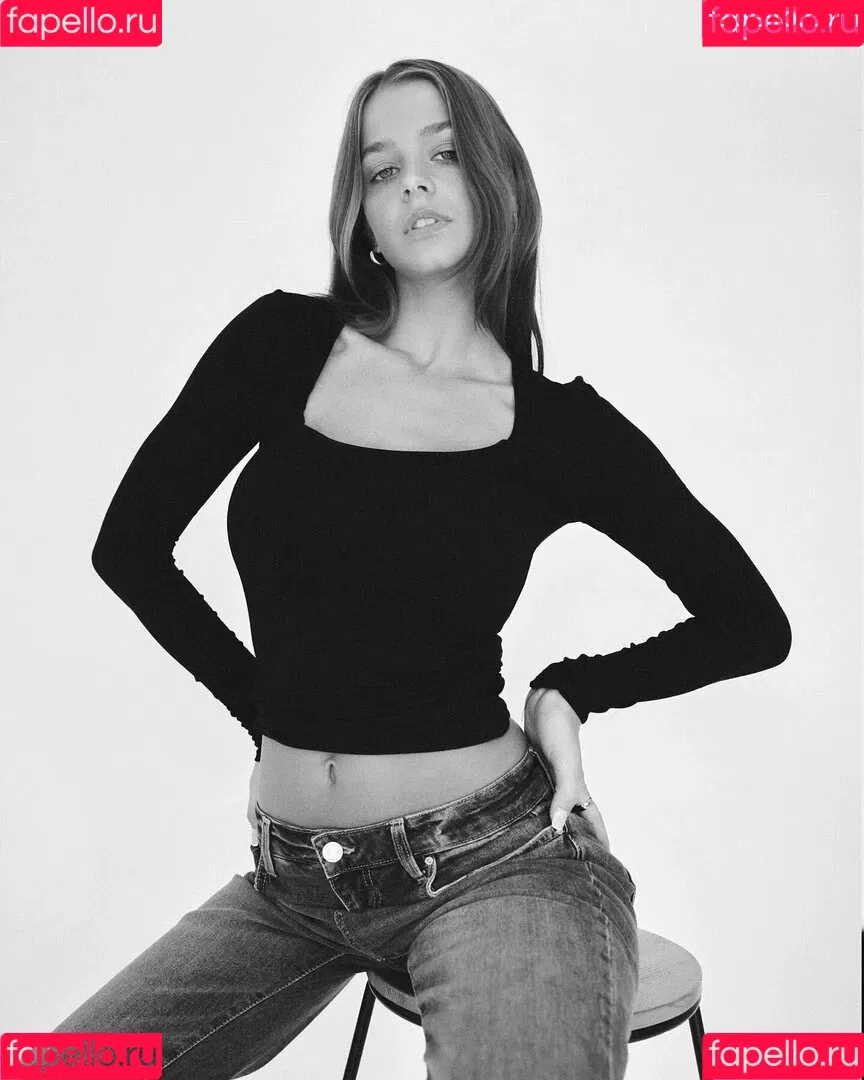 Chloe Campbell / chloecxmpbell Onlyfans Photo Gallery 