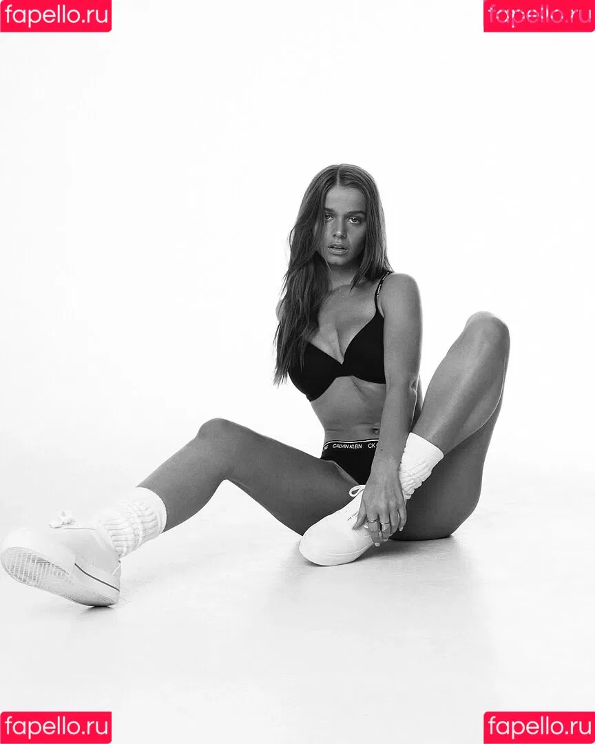 Chloe Campbell / chloecxmpbell Onlyfans Photo Gallery 