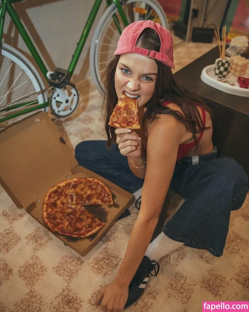 Chloe Campbell / chloecxmpbell Onlyfans Photo Gallery 