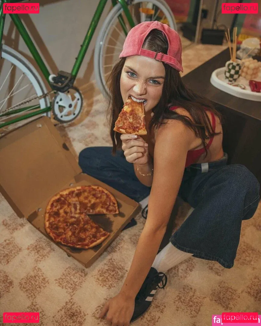 Chloe Campbell / chloecxmpbell Onlyfans Photo Gallery 