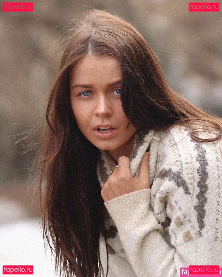 Chloe Campbell / chloecxmpbell Onlyfans Photo Gallery 