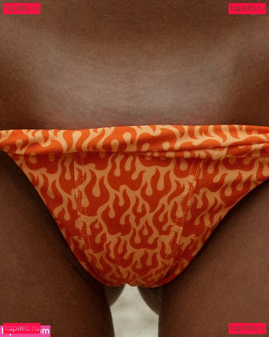 Chloe Campbell / chloecxmpbell Onlyfans Photo Gallery 