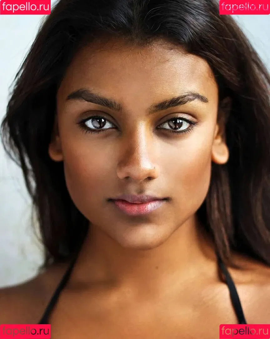 Simone Ashley / simoneashley Onlyfans Photo Gallery 