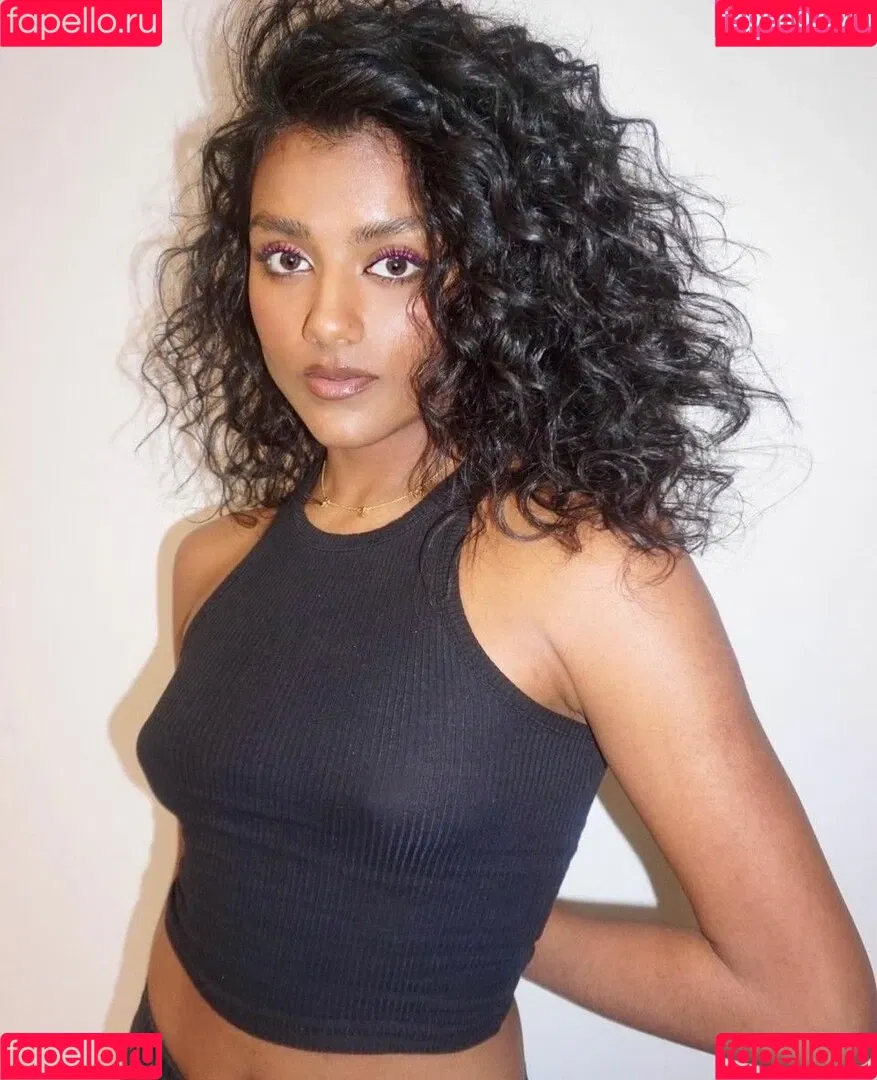 Simone Ashley / simoneashley Onlyfans Photo Gallery 