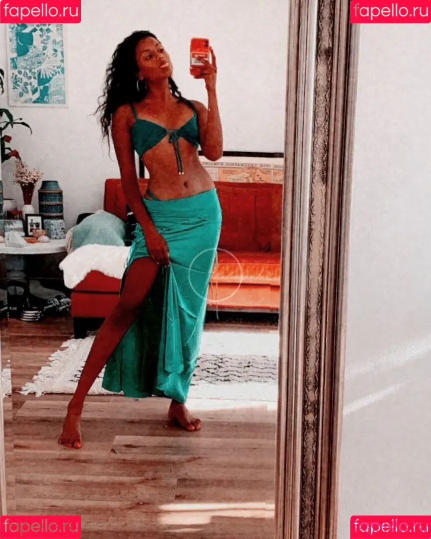 Simone Ashley / simoneashley Onlyfans Photo Gallery 