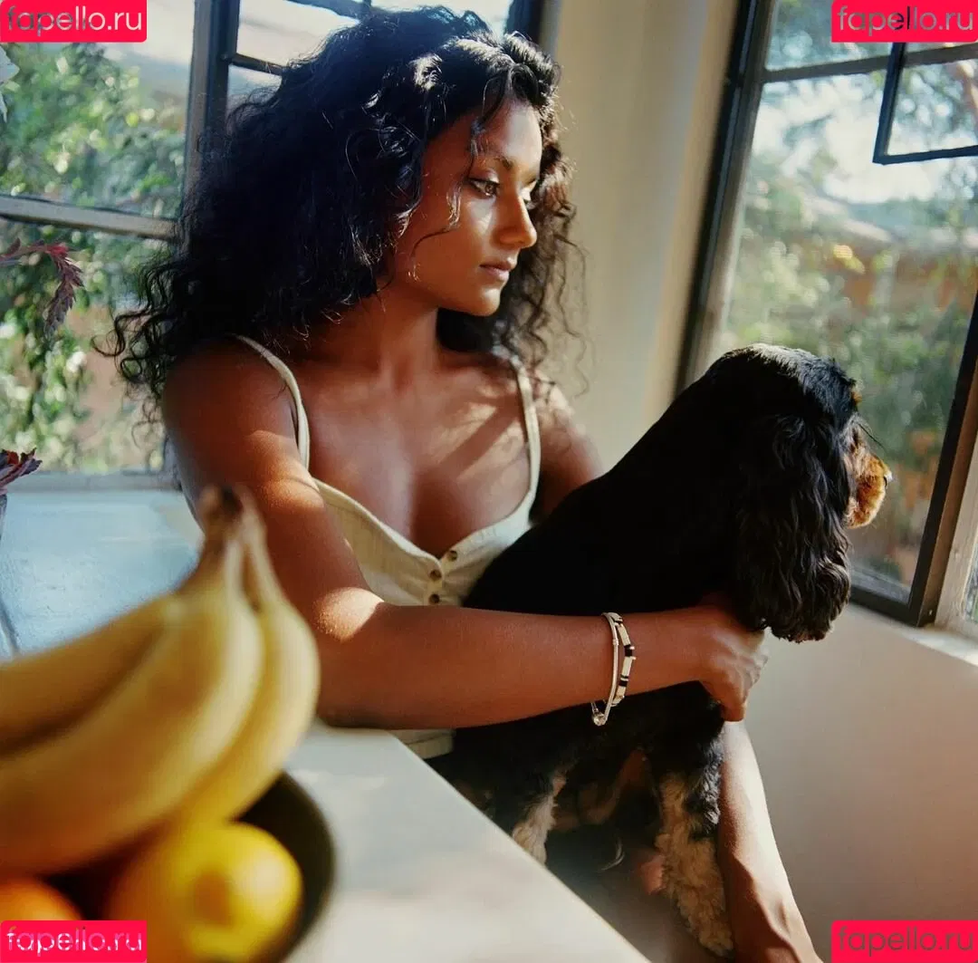 Simone Ashley / simoneashley Onlyfans Photo Gallery 