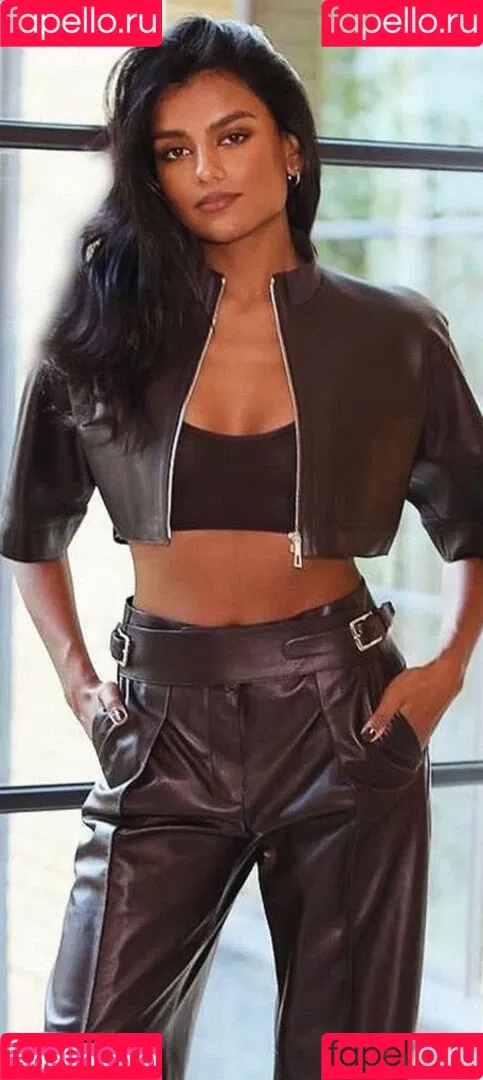 Simone Ashley / simoneashley Onlyfans Photo Gallery 