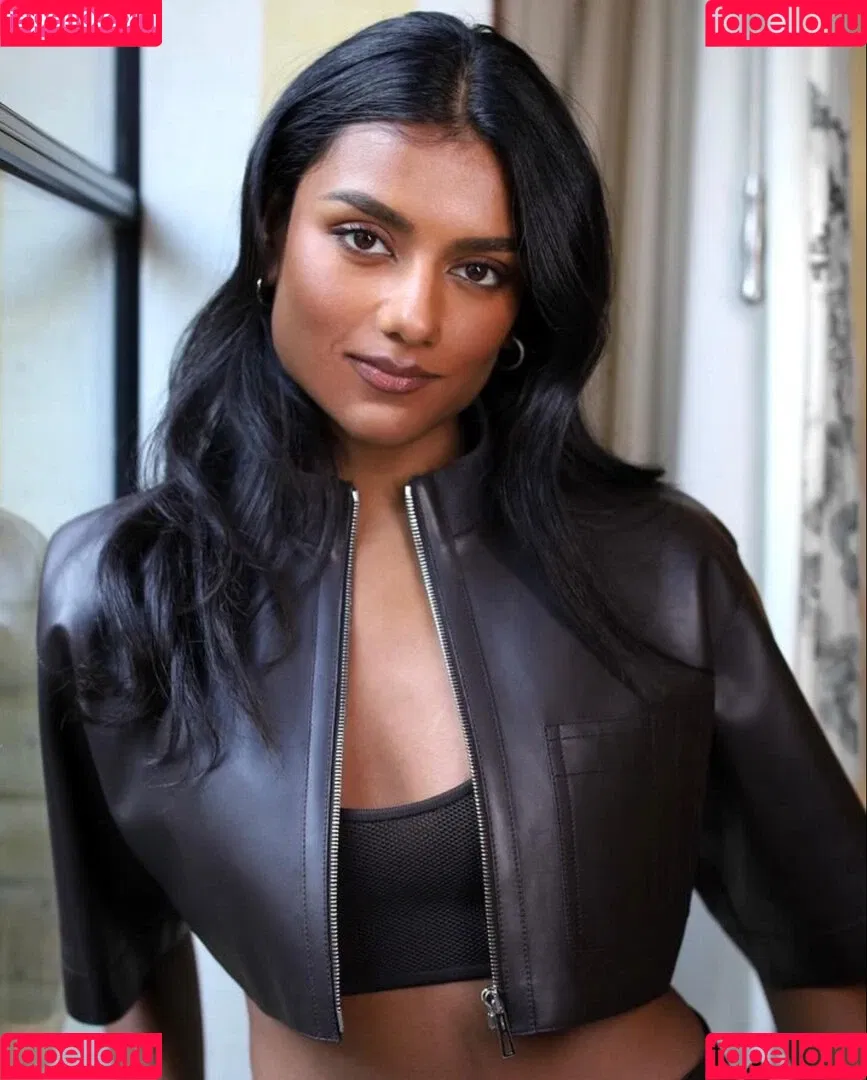 Simone Ashley / simoneashley Onlyfans Photo Gallery 
