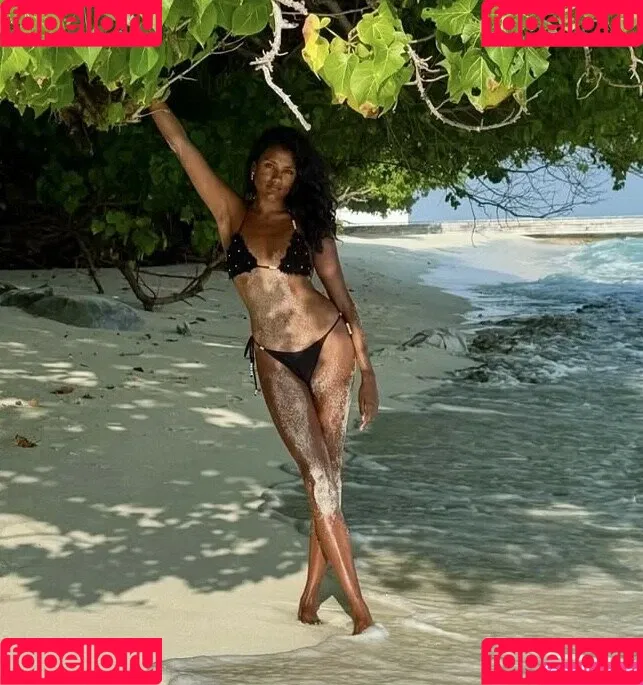 Simone Ashley / simoneashley Onlyfans Photo Gallery 