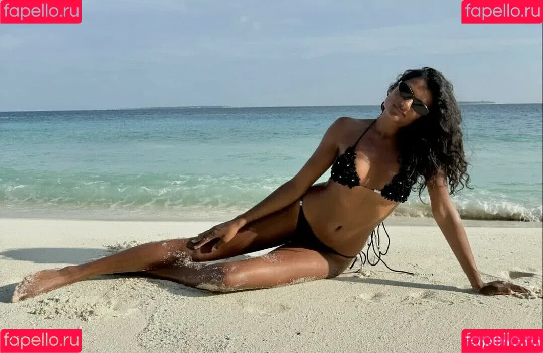 Simone Ashley / simoneashley Onlyfans Photo Gallery 