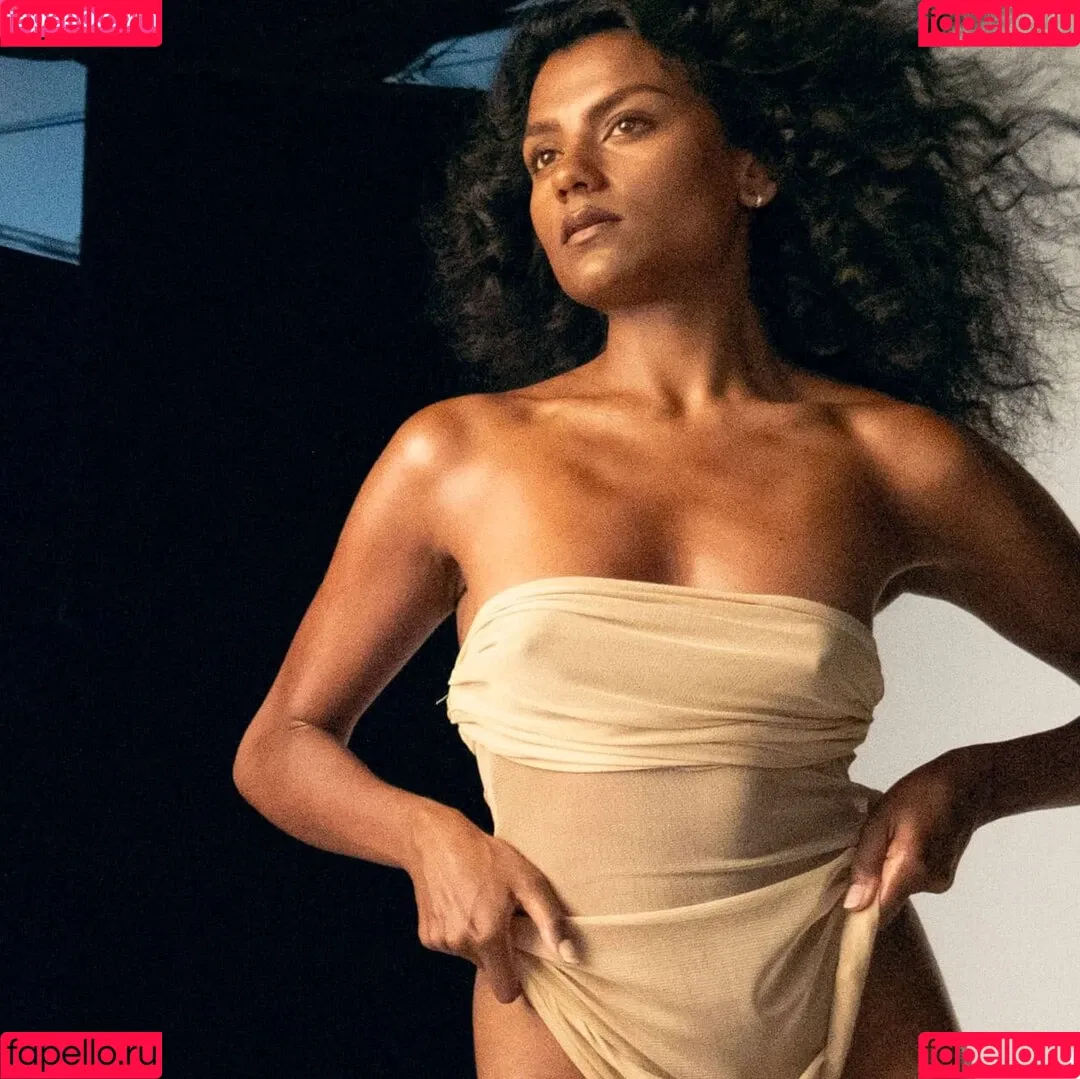 Simone Ashley / simoneashley Onlyfans Photo Gallery 