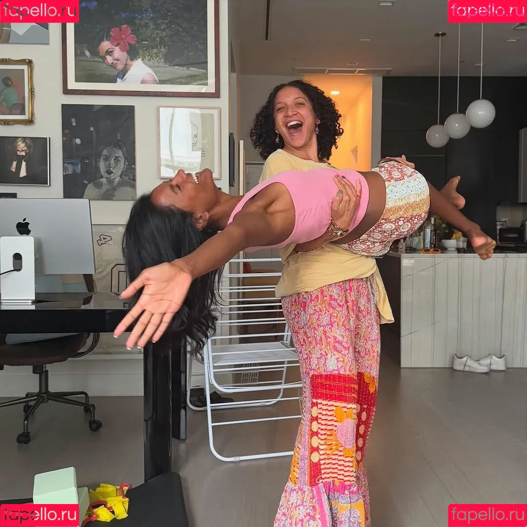 Simone Ashley / simoneashley Onlyfans Photo Gallery 