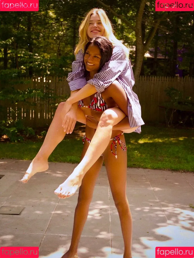 Simone Ashley / simoneashley Onlyfans Photo Gallery 