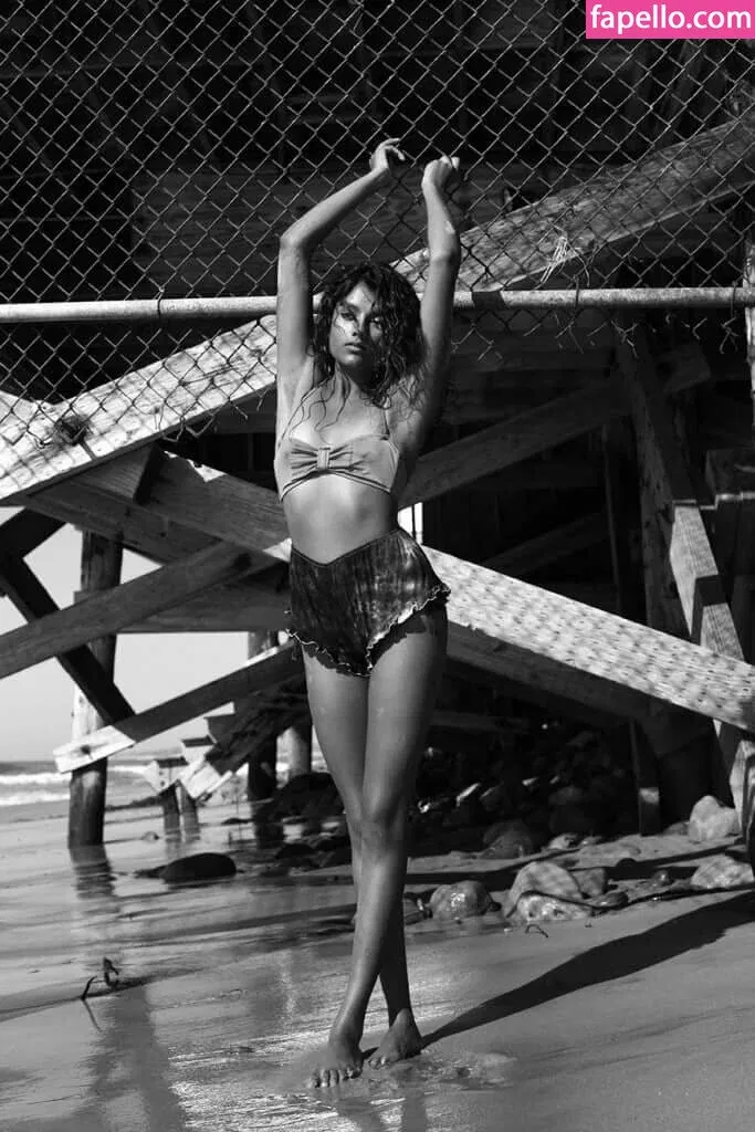 Simone Ashley / simoneashley Onlyfans Photo Gallery 