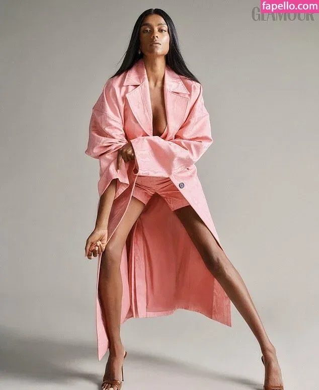 Simone Ashley / simoneashley Onlyfans Photo Gallery 