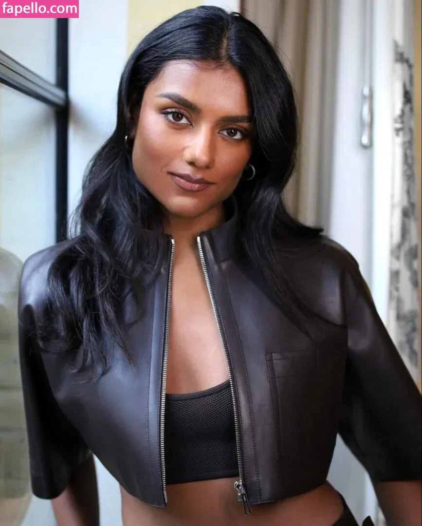 Simone Ashley / simoneashley Onlyfans Photo Gallery 