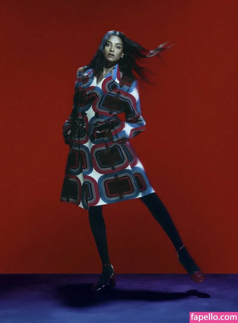 Simone Ashley / simoneashley Onlyfans Photo Gallery 