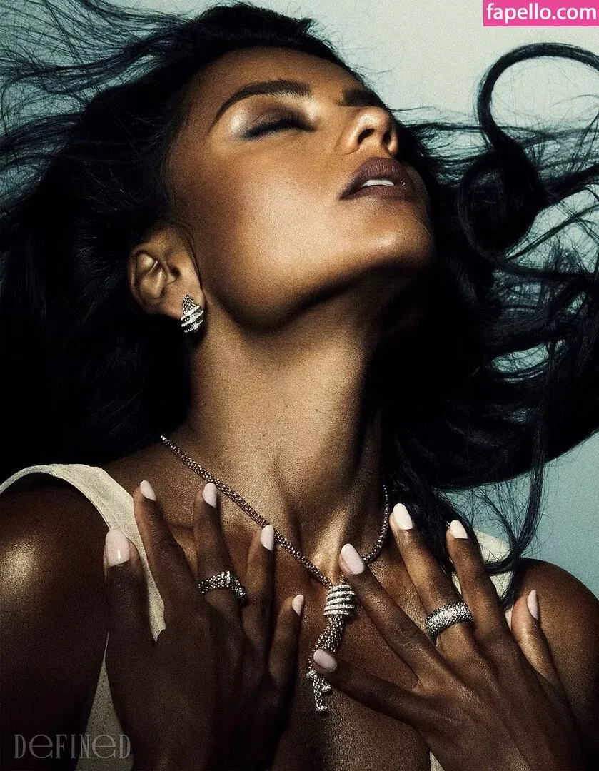 Simone Ashley / simoneashley Onlyfans Photo Gallery 