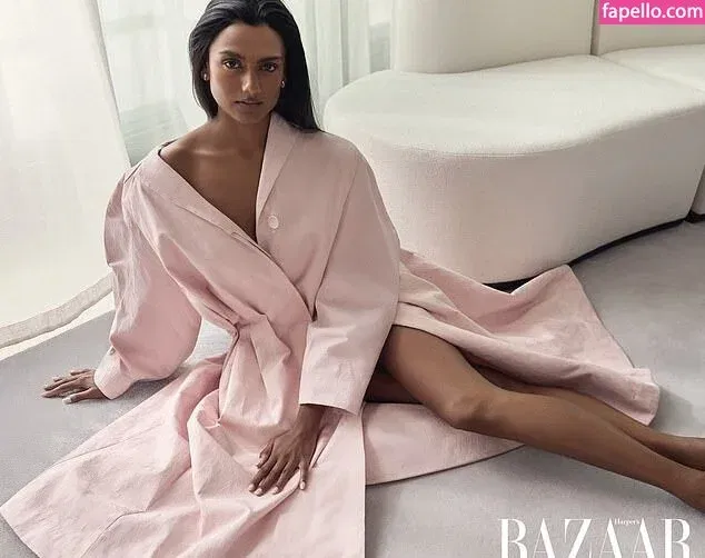 Simone Ashley / simoneashley Onlyfans Photo Gallery 