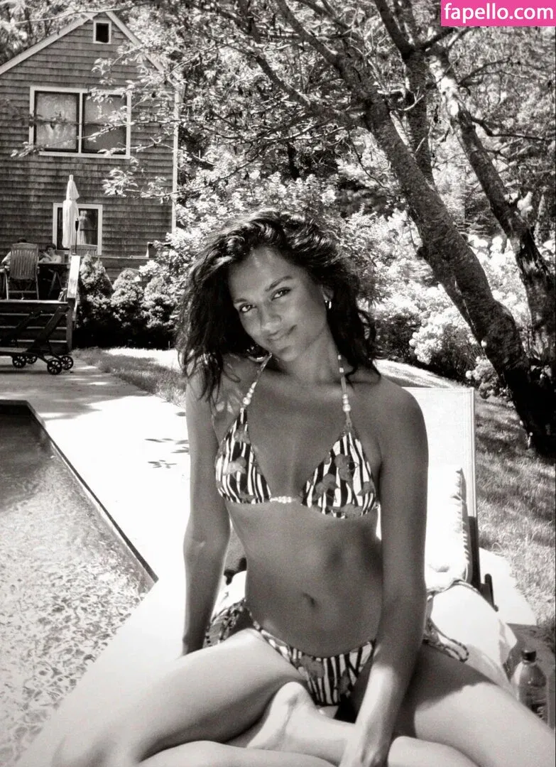 Simone Ashley / simoneashley Onlyfans Photo Gallery 