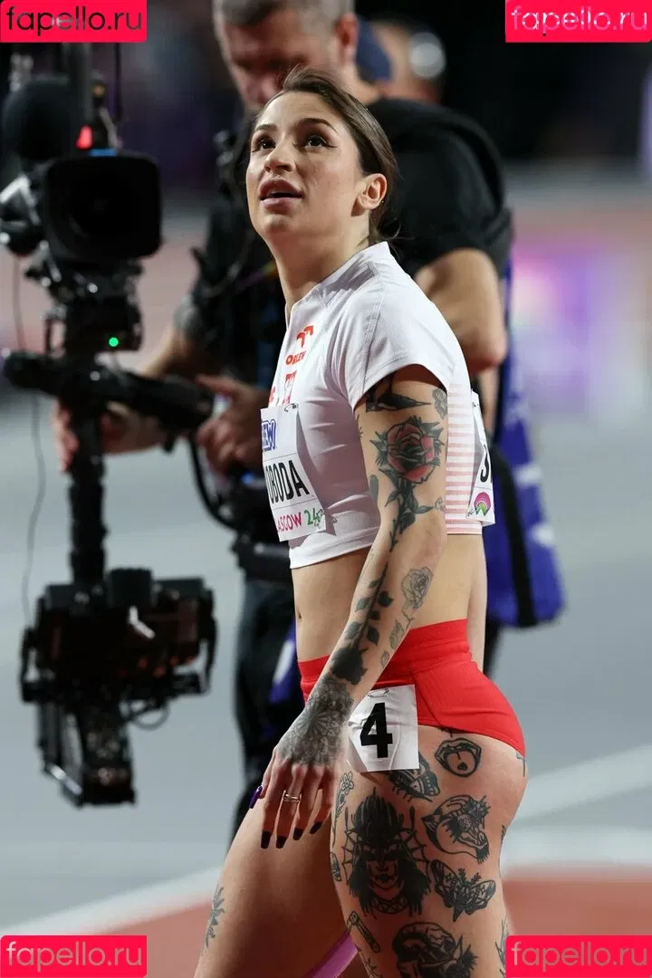Ewa Swoboda / Olympian / litttlerunner Onlyfans Photo Gallery 