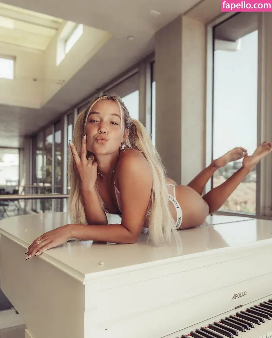 Olivia Ponton / olivia.ponton / olivia_ponton Onlyfans Photo Gallery 