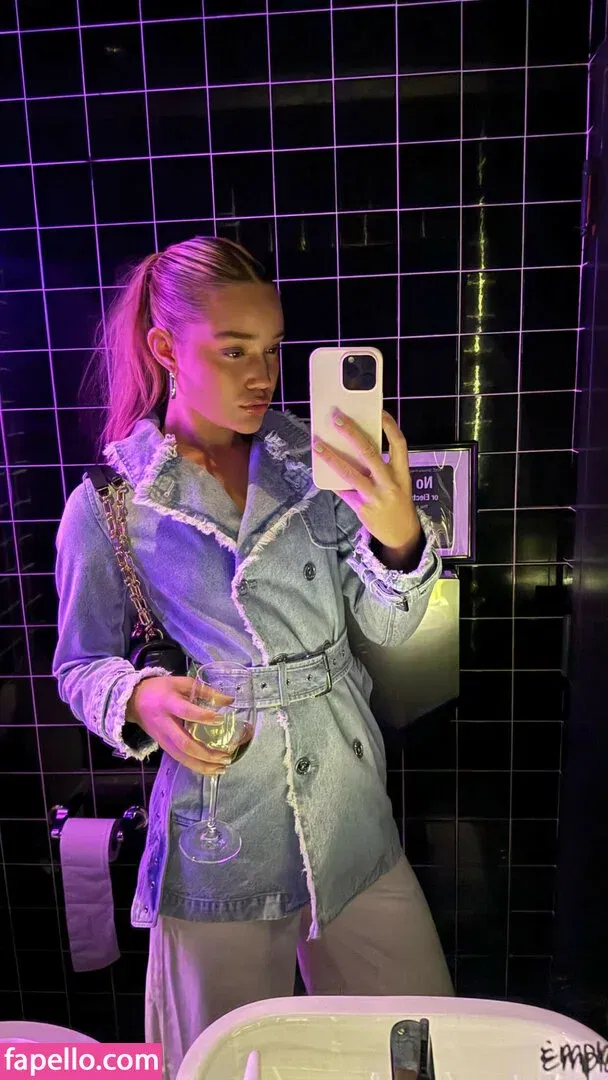 Olivia Ponton / olivia.ponton / olivia_ponton Onlyfans Photo Gallery 